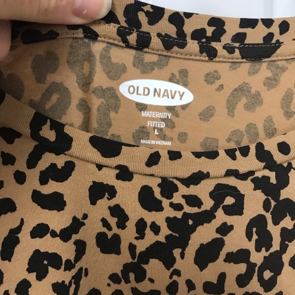 Old navy maternity animal print top - Picture 4 of 4